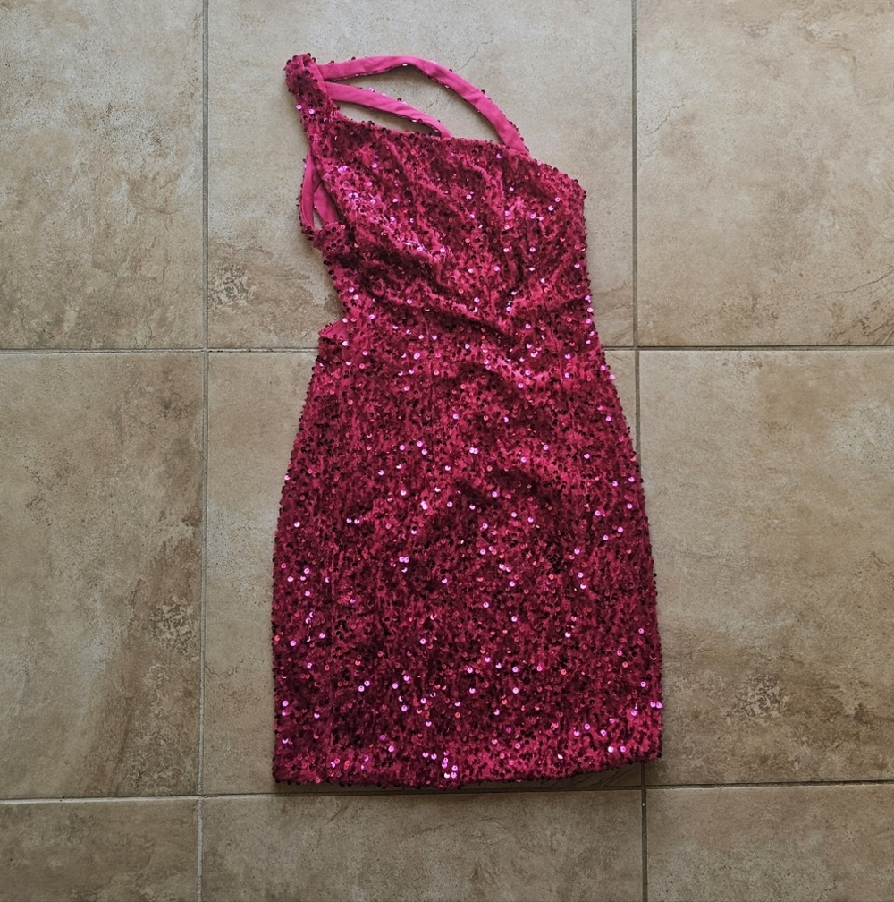 Lavetir Pink Sequin One-Shoulder Dress